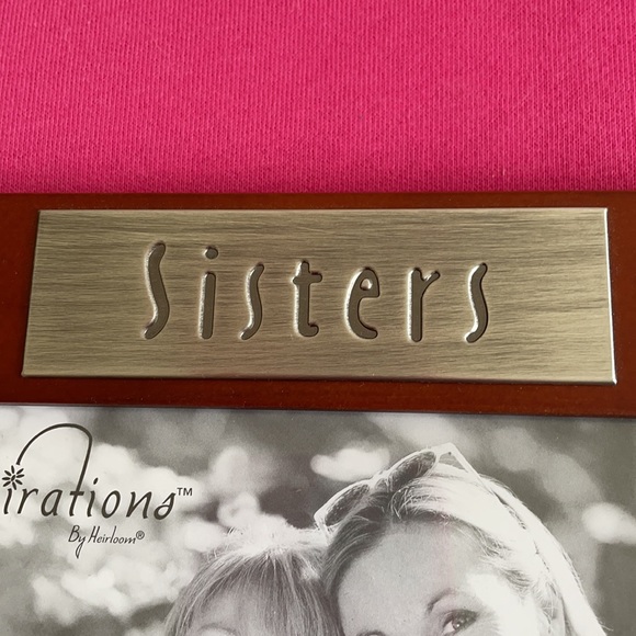 Adorable ‘Sisters’ Photo Frame - Picture 4 of 8
